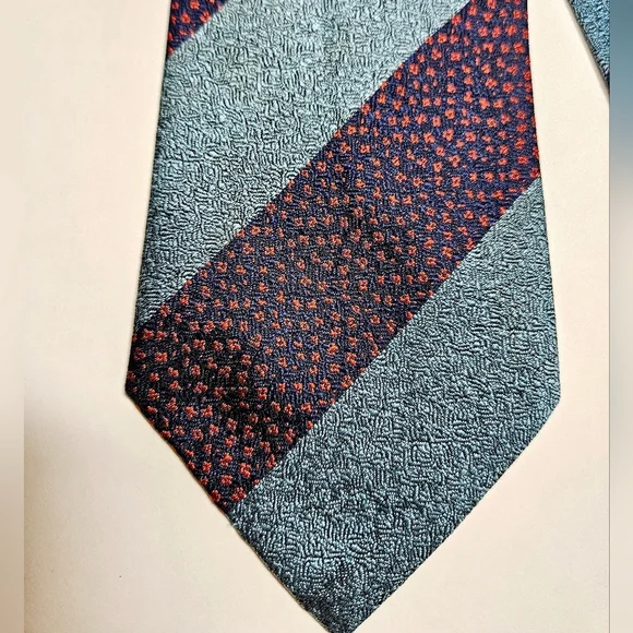 Vitaliano Pancaloi Italian silk striped geometric tie neck tie